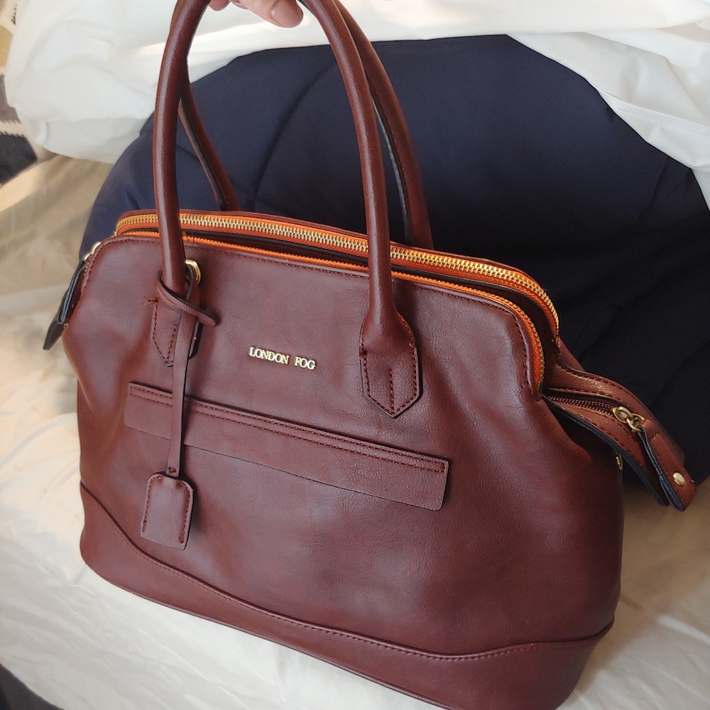 London Fog maroon leather purse